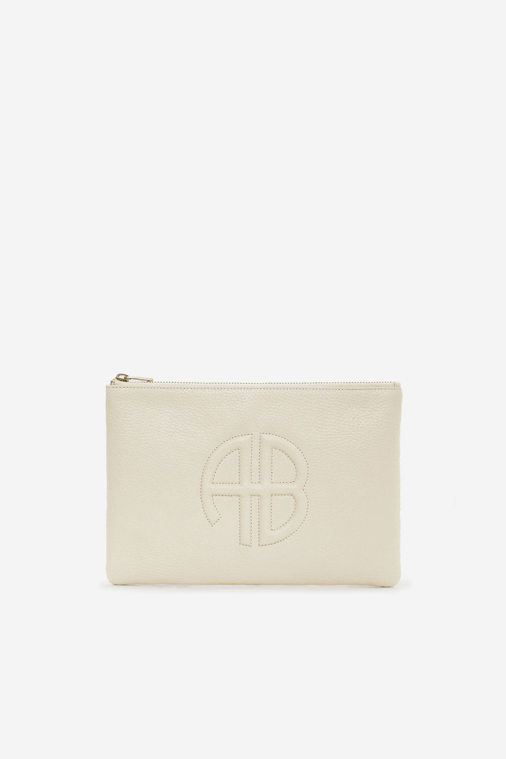 Pochette en cuir grainé écru logo ton sur ton AB Lili Anine Bing. Face.