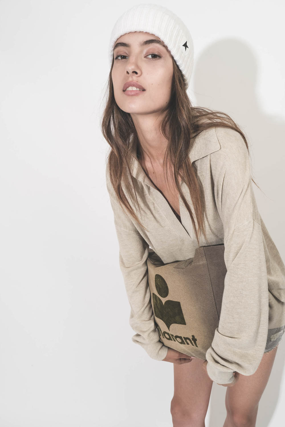 Pull col V polo avec une grande fente sur le côté en viscose et laine beige Galix Isabel Marant Etoile. Détail du col.