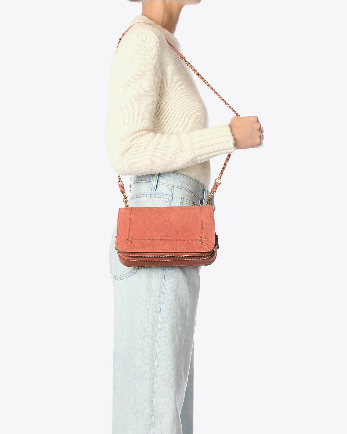 Sac Bobi Jérôme Dreyfuss en cuir imprimé croco terracotta. Vue porté épaule 