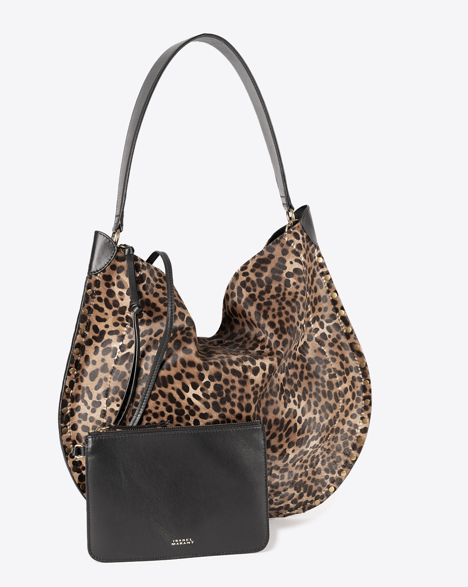 Sac besace Oskan Hobo Soft Isabel Marant en cuir léopard. Vue face avec pochette. 
