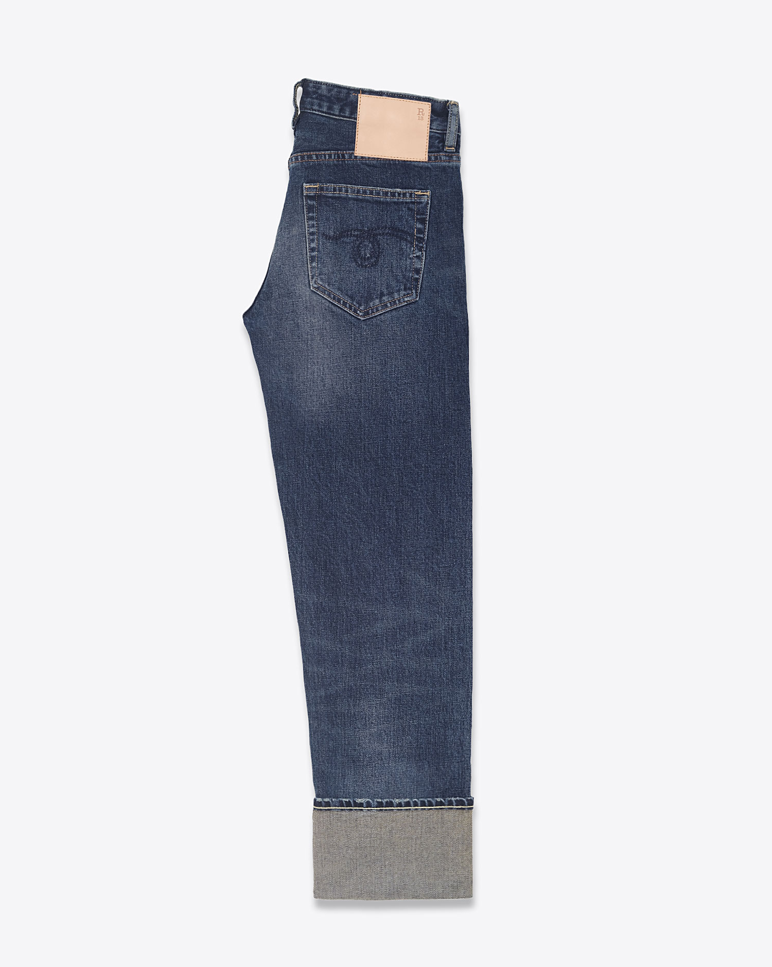 Jean taille basse Boy Straight délavage bleu Winnett Selvedge blue R13 denim. Profil.