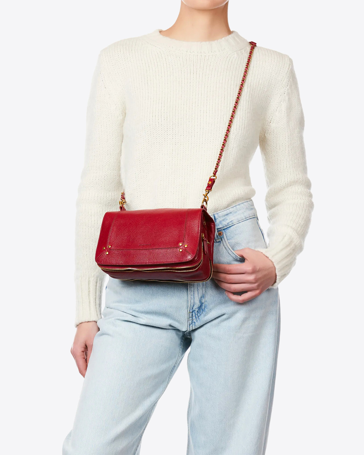 Sac Bobi Jérôme Dreyfuss en cuir rouge. Porté en crossbody avec bandoulière 
