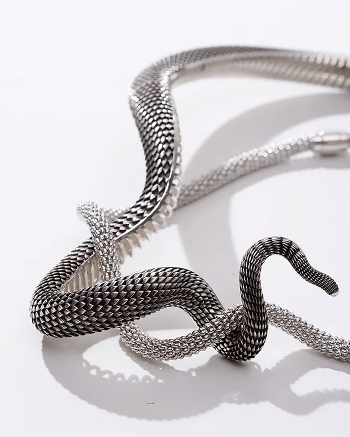 Collier Serpent Vautrait en Argent et Laiton 