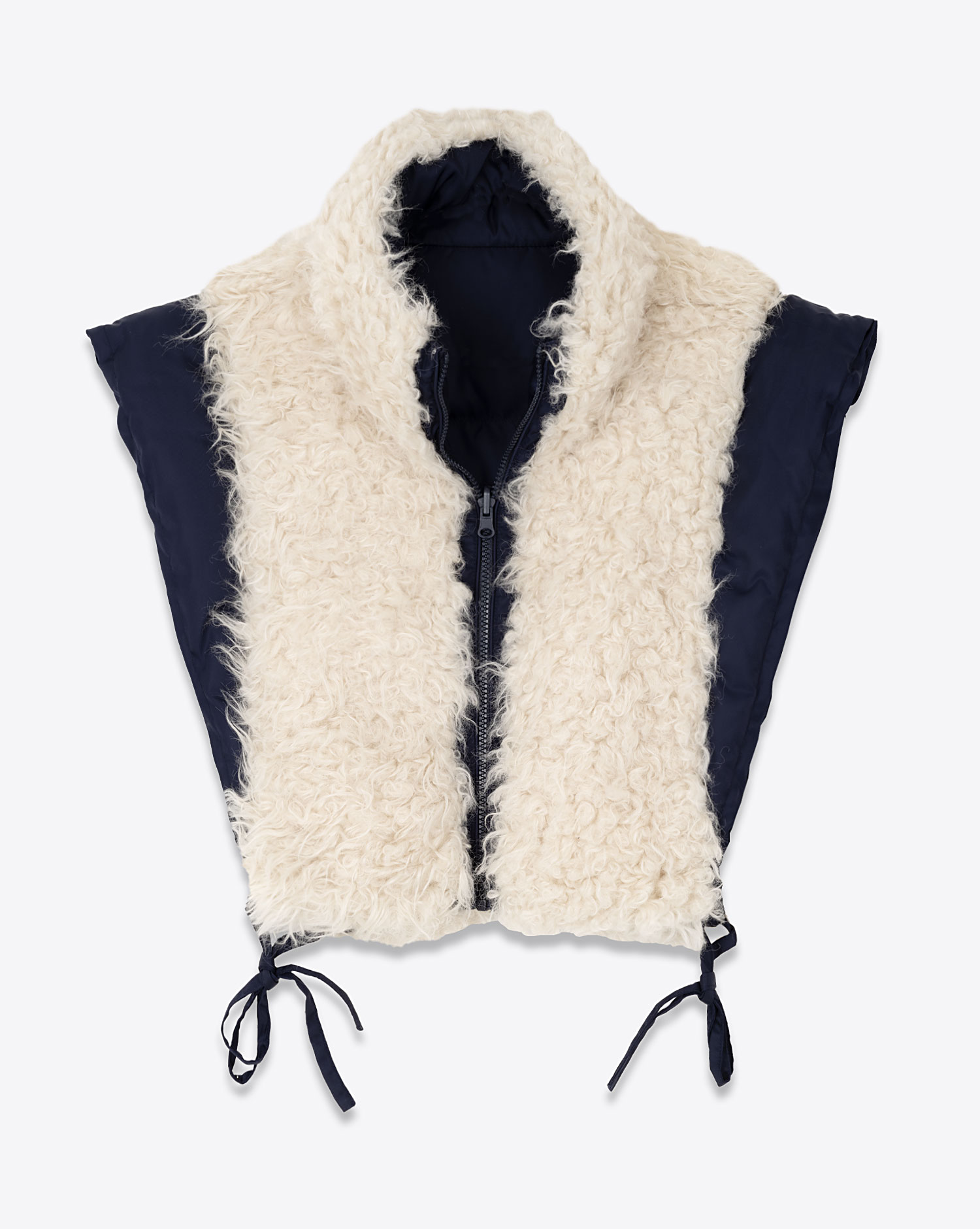 Gilet sans manches réversible en nylon bleu nuit et fausse fourrure écru Hoodali Isabel Marant Etoile. Face côté fausse fourrure.